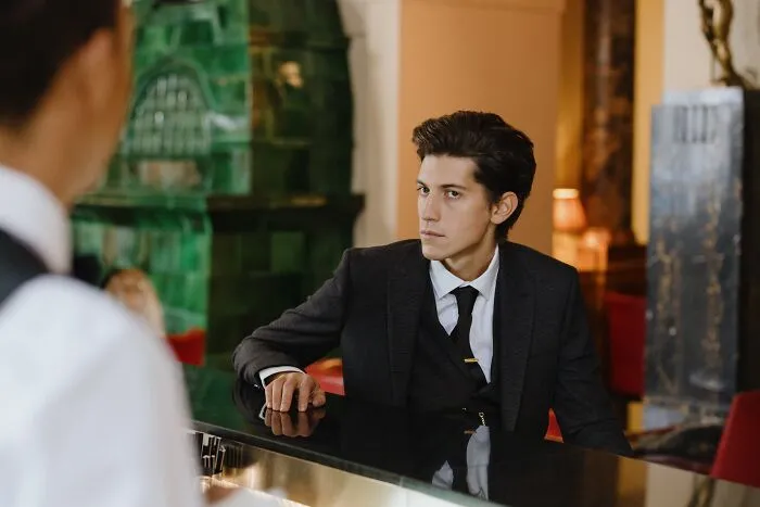 30 Men Shared What Behaviors Make Them Lose Interest When Dating