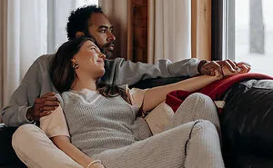 Men Are Sharing Things Their GFs Dislike About Themselves, But They Find Attractive (40 Answers)