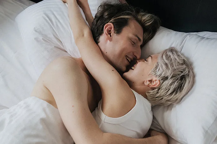 Men Are Sharing Things Their GFs Dislike About Themselves, But They Find Attractive (40 Answers)