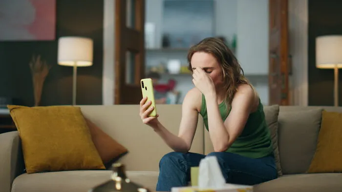 30 Cringe Things People Do But We Accept Them For Some Reason