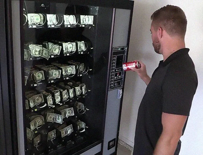 50 Of The Most Bizarre Pics That Got Posted On This No Context Instagram Page