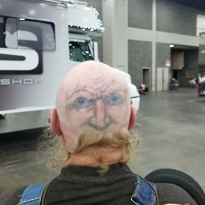 30 Of The Most Hilariously Chaotic Things To Have Been Spotted At Car Shows