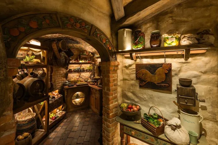 Venturing Into Hobbiton’s First Ever Hobbit Hole: 22 Photos That I Took In There