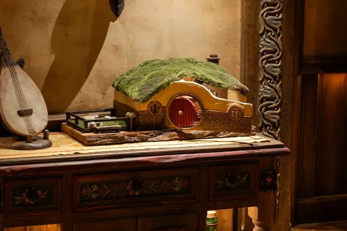 Venturing Into Hobbiton’s First Ever Hobbit Hole: 22 Photos That I Took In There