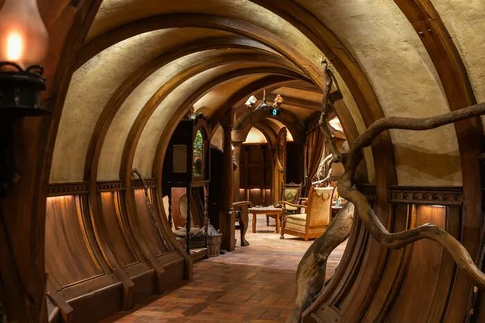 Venturing Into Hobbiton’s First Ever Hobbit Hole: 22 Photos That I Took In There
