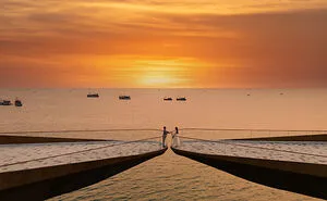Kiss Bridge – Where Sunset Rests In Adam's Hands (6 Pics)