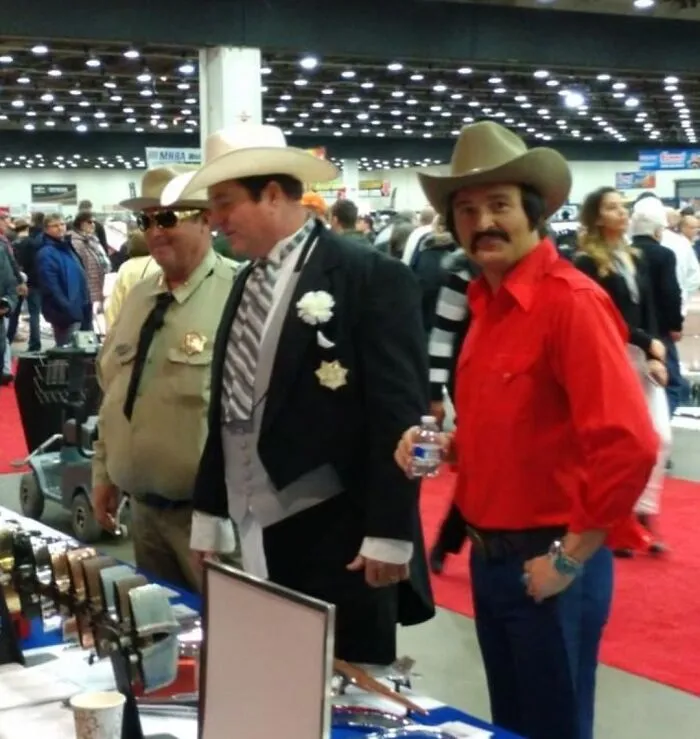 30 Of The Most Hilariously Chaotic Things To Have Been Spotted At Car Shows