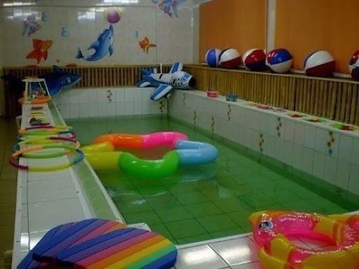 30 Pics That Feel Oddly Familiar, Yet Subtly Unsettling, As Shared On This Dedicated IG Page