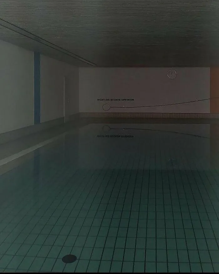 30 Pics That Feel Oddly Familiar, Yet Subtly Unsettling, As Shared On This Dedicated IG Page