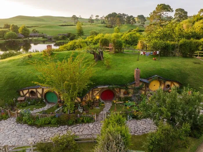 Venturing Into Hobbiton’s First Ever Hobbit Hole: 22 Photos That I Took In There