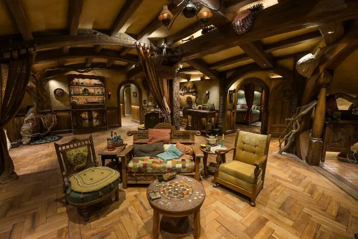 Venturing Into Hobbiton’s First Ever Hobbit Hole: 22 Photos That I Took In There