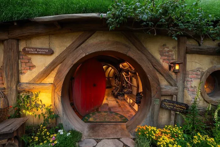 Venturing Into Hobbiton’s First Ever Hobbit Hole: 22 Photos That I Took In There