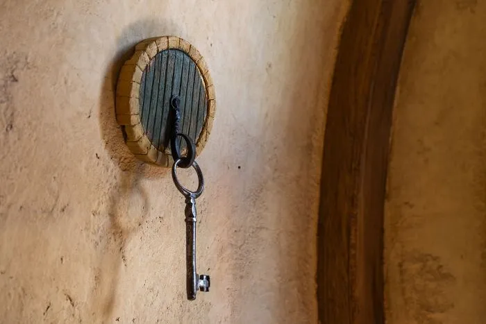 Venturing Into Hobbiton’s First Ever Hobbit Hole: 22 Photos That I Took In There