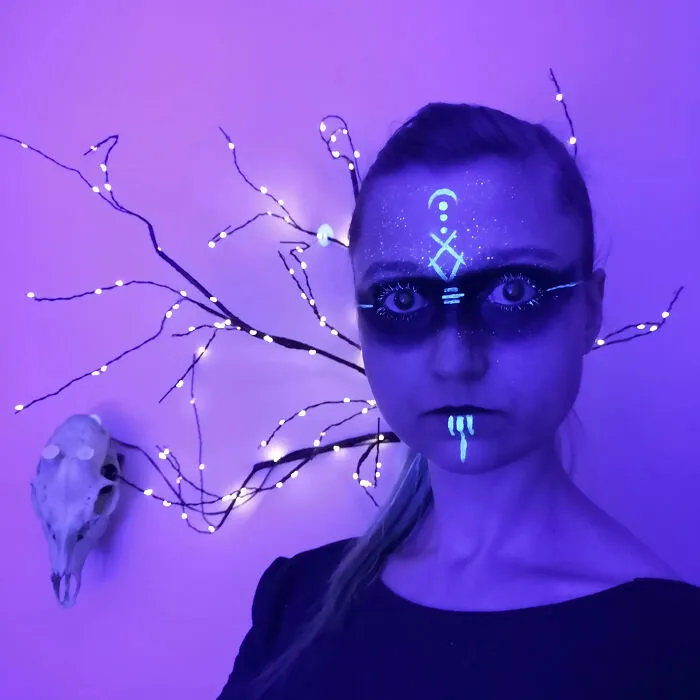 Neon Witch II