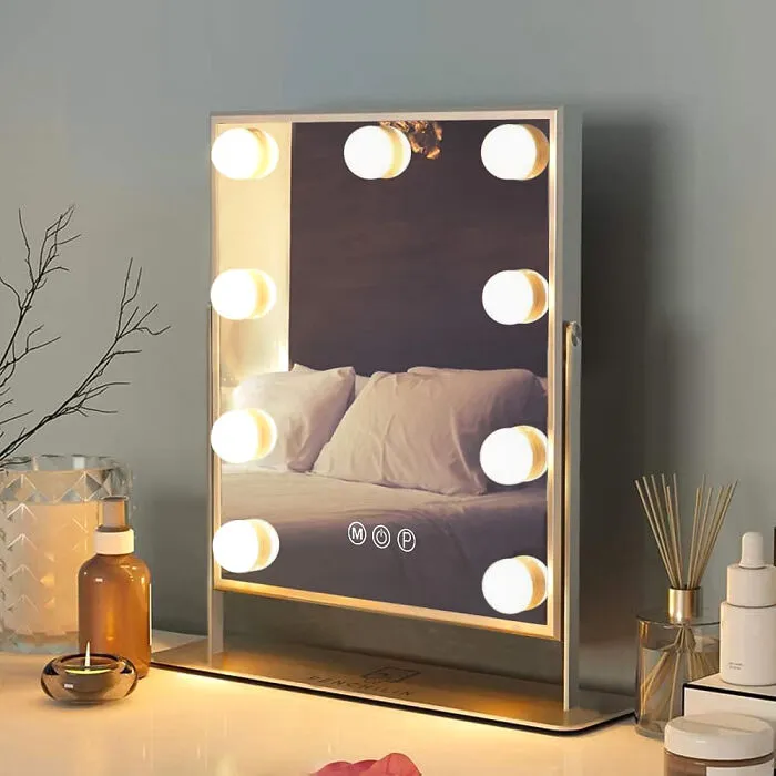 A Hollywood-Style Makeup Mirror For A Teen Room