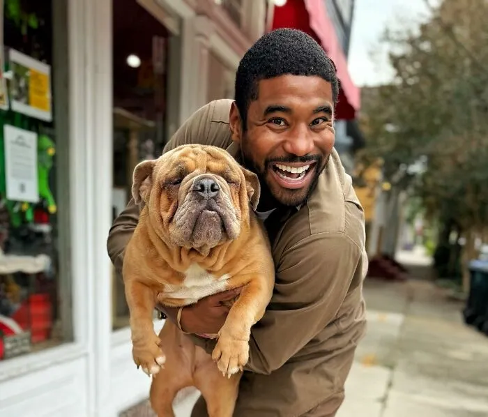 UPS Guy Takes Selfies With All The Neighborhood Dogs While Delivering Parcels (50 New Pics)