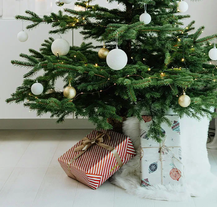 “He Became Single For Christmas”: 40 Of The Worst Xmas Gifts These People Have Ever Received
