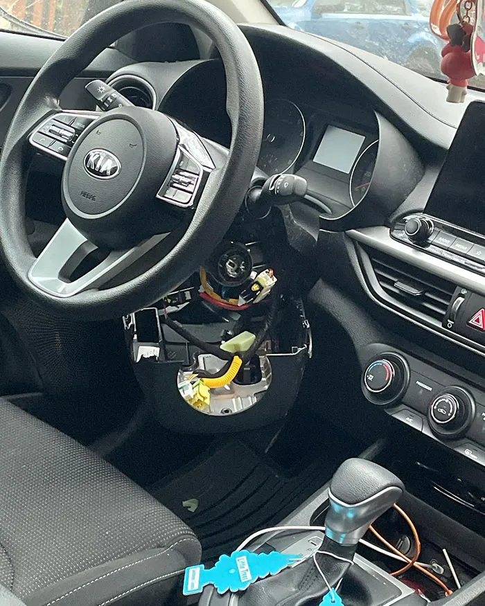 Al ir a coger el coche esta mañana lo encontré así