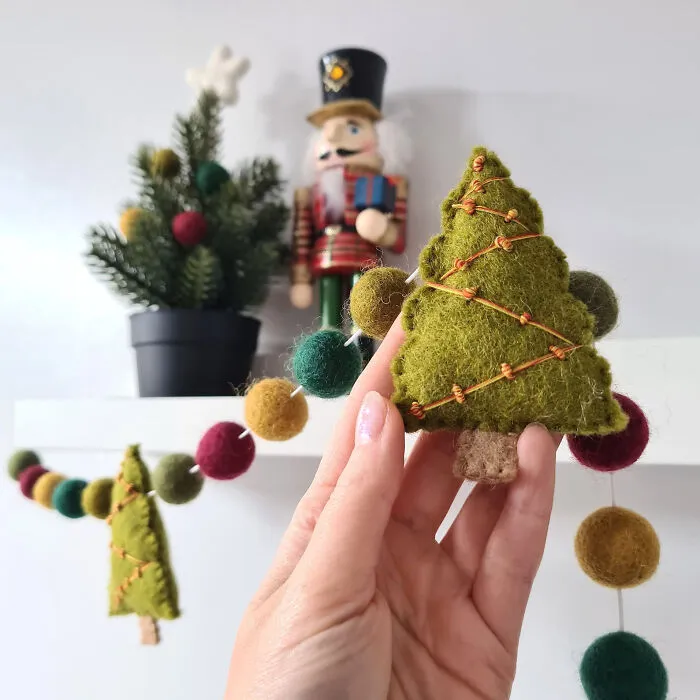 Decorate With DIY Christmas Felt Decorations