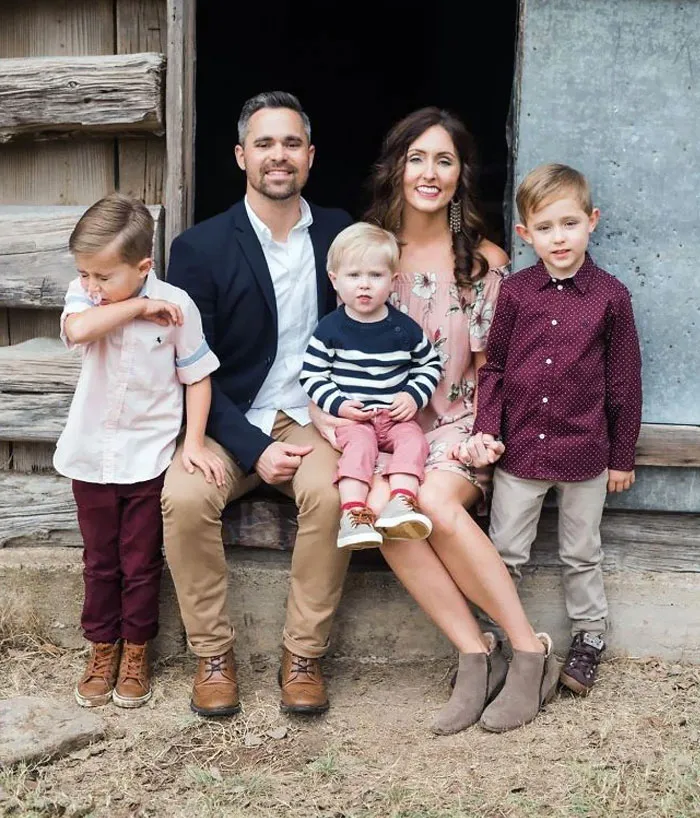 Friend Paid To Get A Nice Family Portrait Done