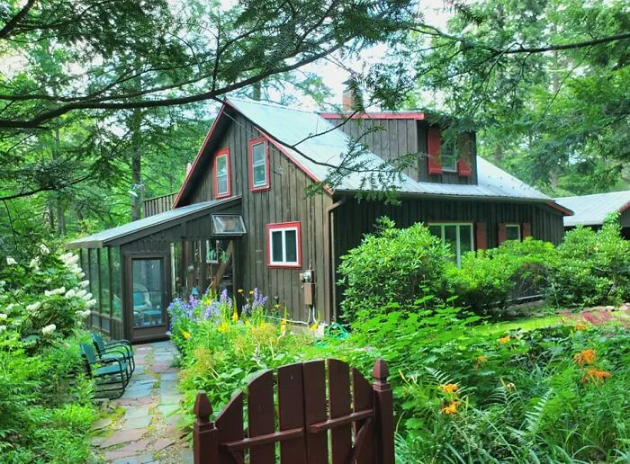 30 People Share Their Old Homes And It's Fascinating