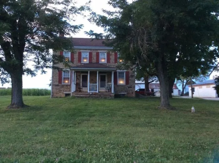 30 People Share Their Old Homes And It's Fascinating
