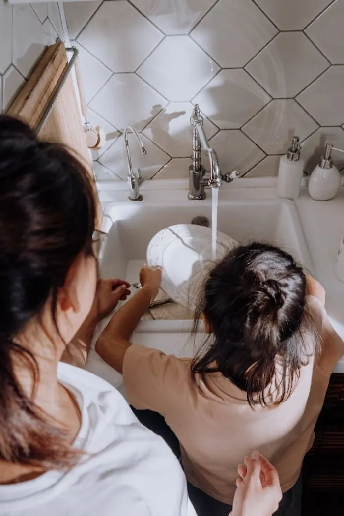 “Told My Son That I Was Allergic To Whining”: 40 Parents Reveal Their Best Parenting Hacks
