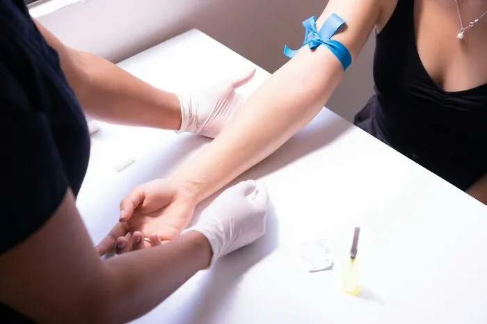 Person Asks “What Is A Random First Aid Or Survival Fact That You Know?”, 50 Folks Deliver