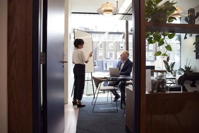 40 People Who Interacted With Very Rich People Reveal The Weirdest Things They’ve Seen