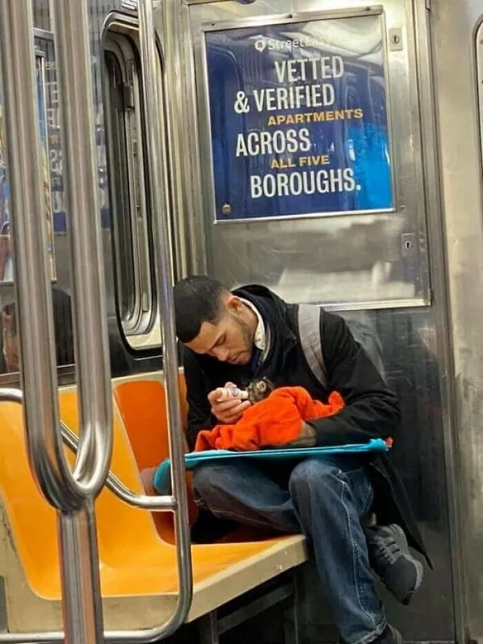 37 Cosas curiosas y divertidas vistas en el metro (Nuevas imágenes)
