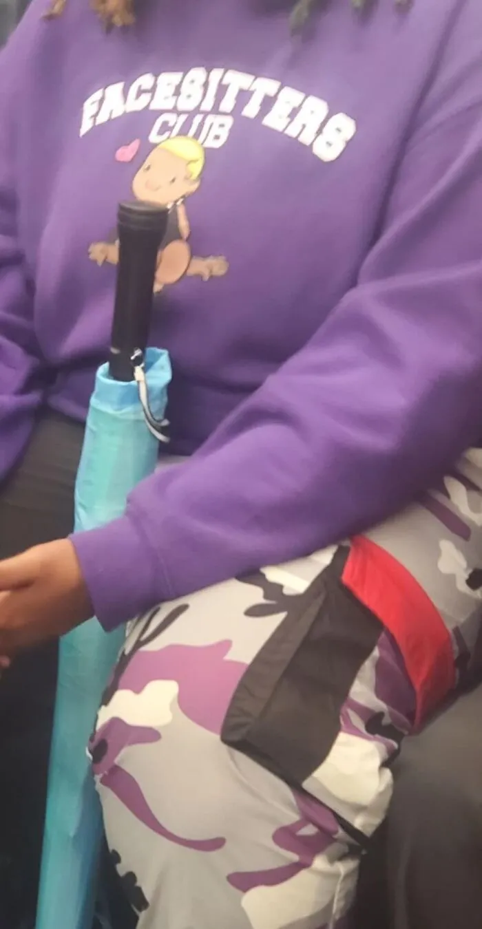 44 Times People Spotted Such Weird And Funny Things On The Subway, They Just Had To Share