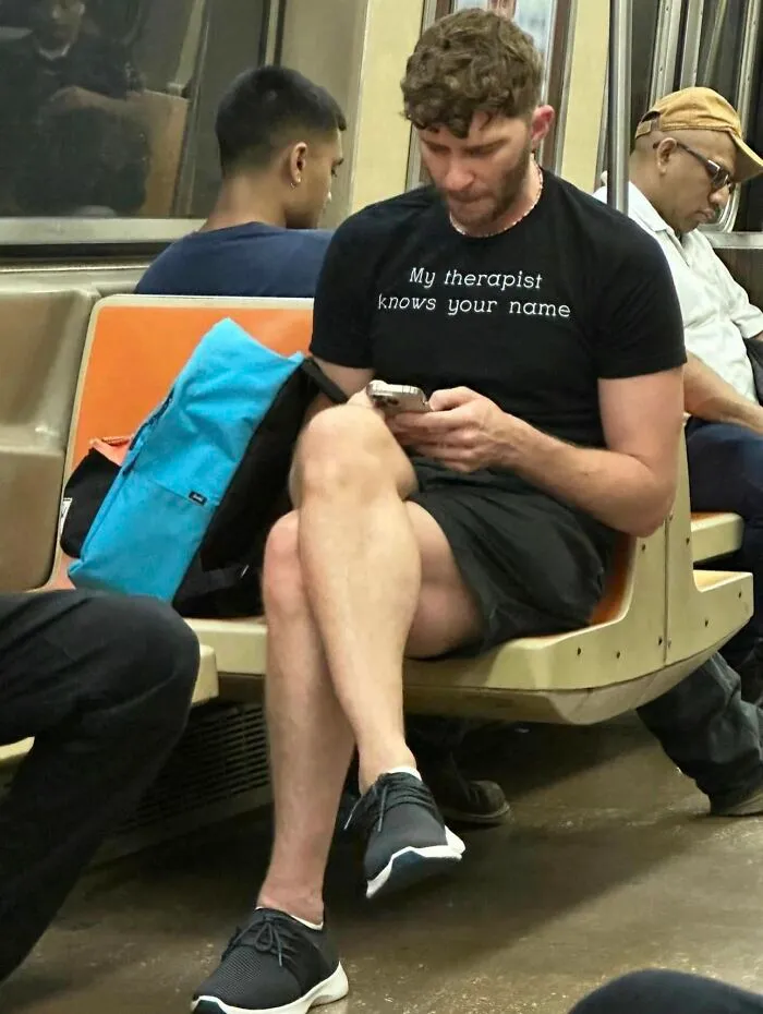 44 Times People Spotted Such Weird And Funny Things On The Subway, They Just Had To Share