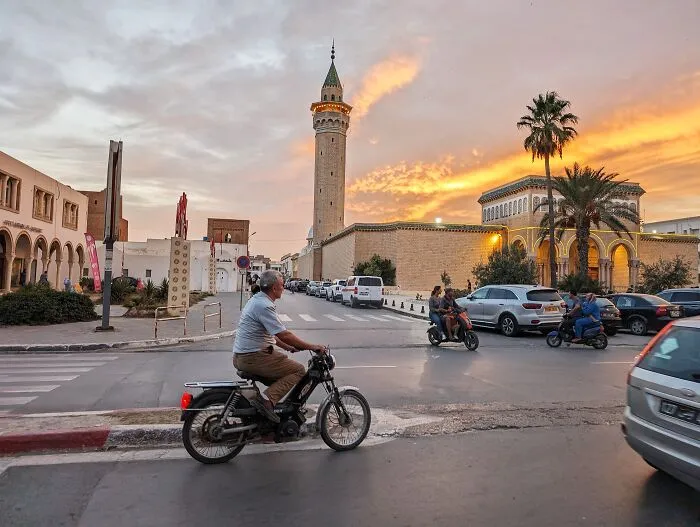 16 Smartphone Shots Documenting Life On The Streets Of Tunisia By This Photographer