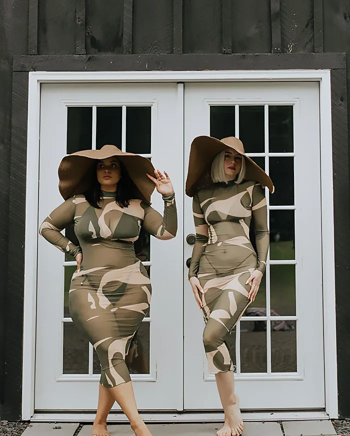 “Style, Not Size”: Two Friends Wear The Same Outfit To Show There Is No “Ideal” Body Type (38 New Pics)