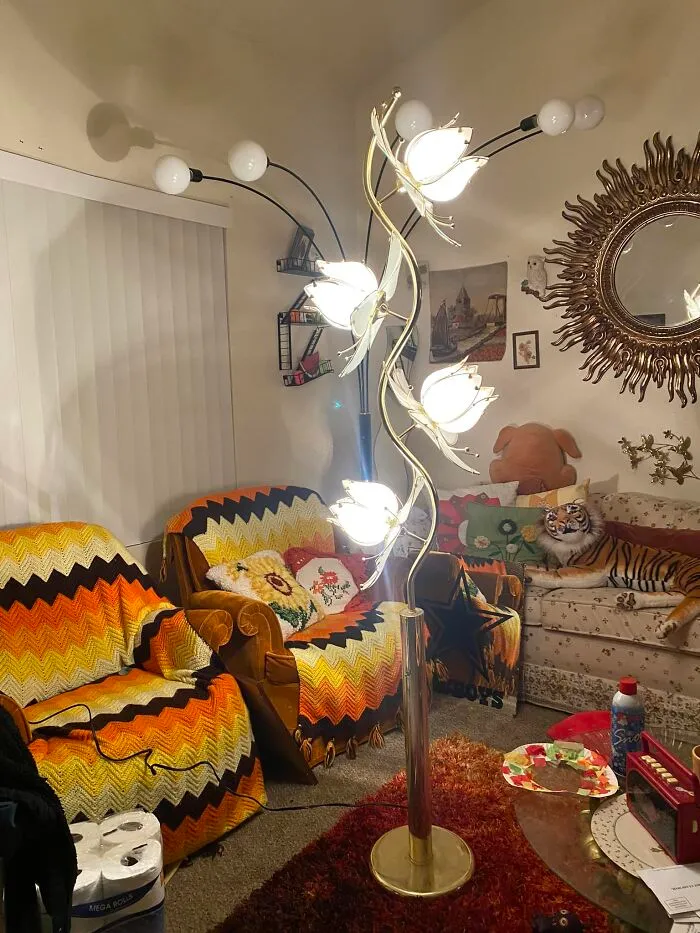 6ft Lamp I Got On Facebook Market Place For 50$!!! 😭😭😭 I Had To Get It