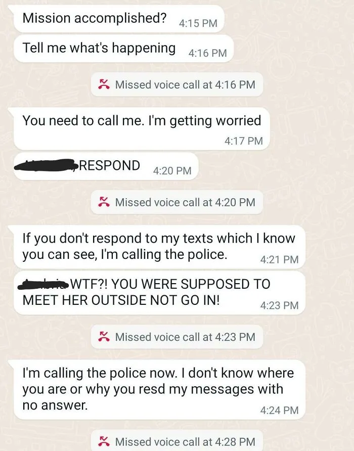 I'm 18nb And My Mom Sent Me Out To Get A Table And Chairs For Her. I Was Gone For 20 Mins And Didn't Respond To Her Calls. This Is The Result. I Have To Laugh