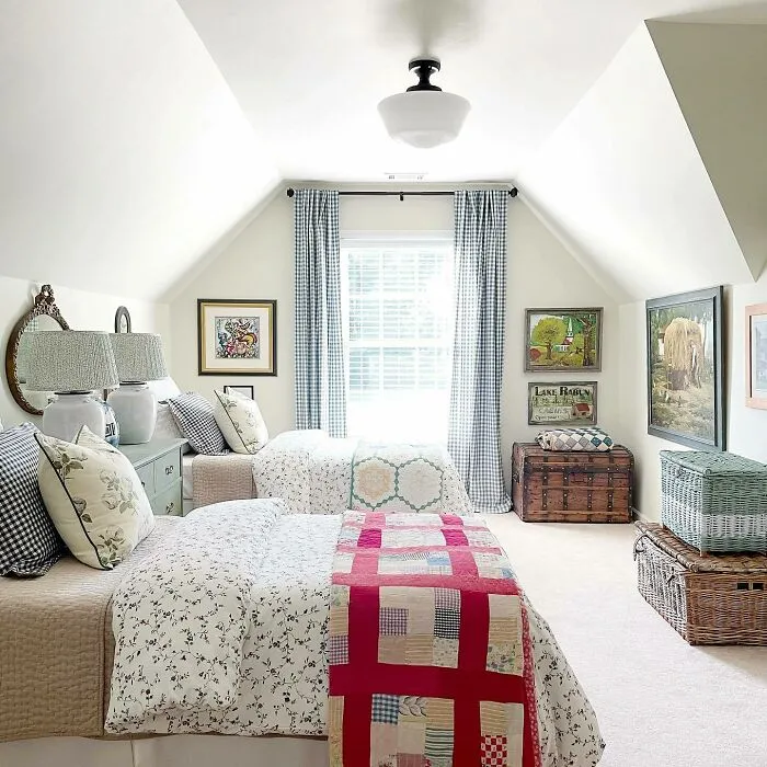 Chic and Cheerful Gingham Patch Quilt