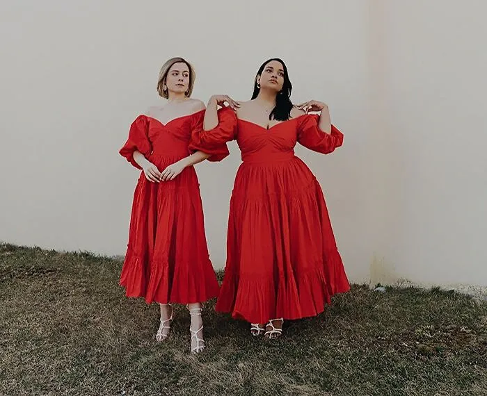 “Style, Not Size”: Two Friends Wear The Same Outfit To Show There Is No “Ideal” Body Type (38 New Pics)