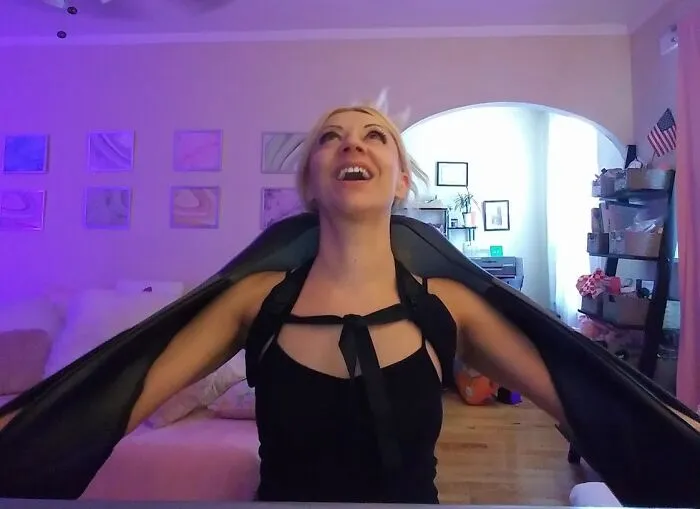 Watch Her Stress Melt Away Under The Warm Embrace Of The <span Style="Font:inherit;color:#d74b1f;"> Shiatsu Neck Massager</Span>. It's Your Ticket To Becoming The Ultimate Relaxation Mvp