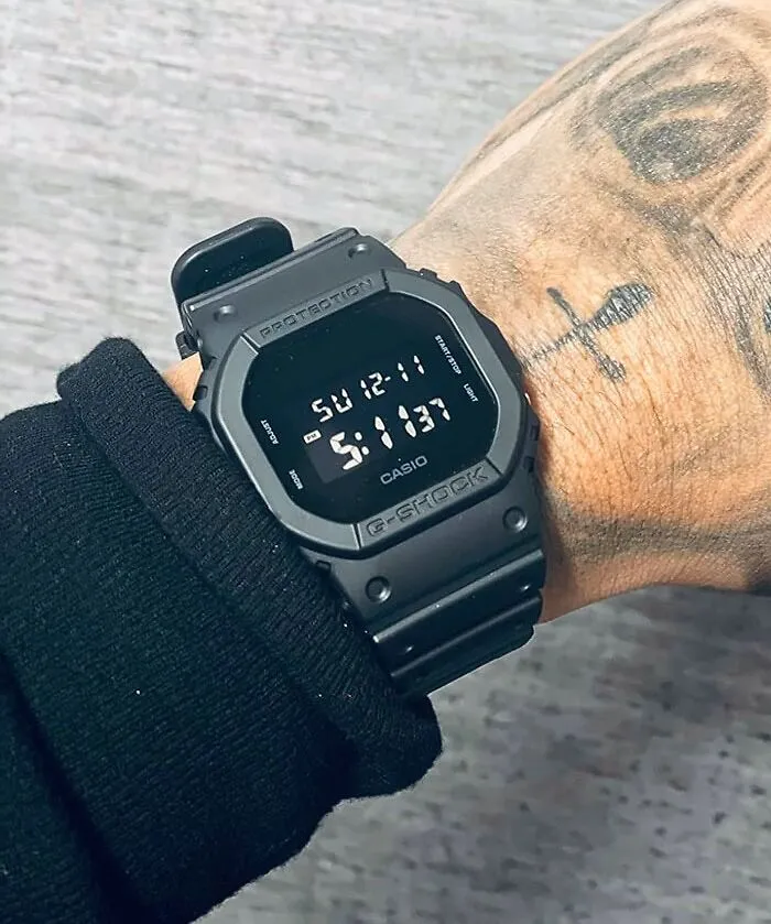 Raise His Style Game With <span Style="Font:inherit;color:#d74b1f;"> The Casio Men's Resin Quartz Watch</Span> - A Sleek, Waterproof, Square-Shaped Gem That Defines A Man's Persona