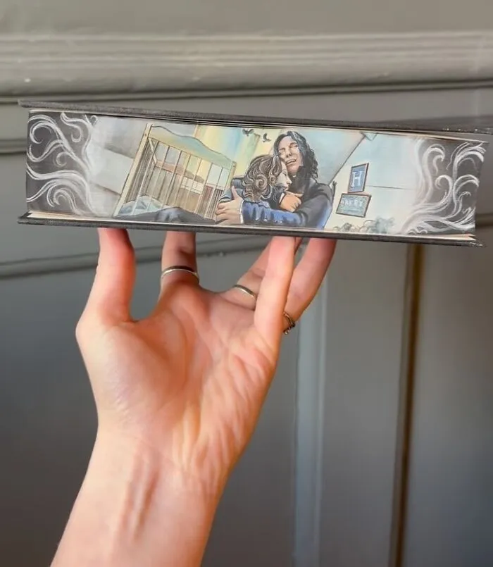 30 Magical Drawings On The Edges Of Popular Books Featuring Famous Scenes Done By This Artist