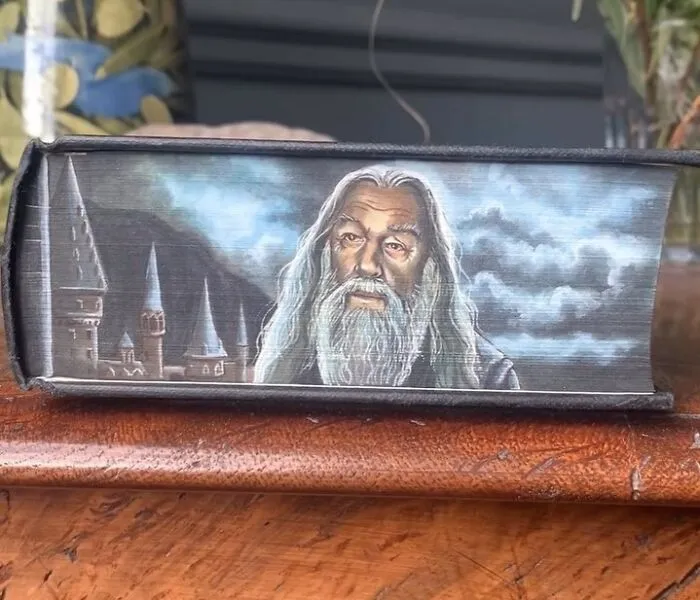 30 Magical Drawings On The Edges Of Popular Books Featuring Famous Scenes Done By This Artist
