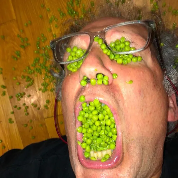 37 Bizarre Human Moments, As Shared On “Humans Doing Human Things” (New Pics)