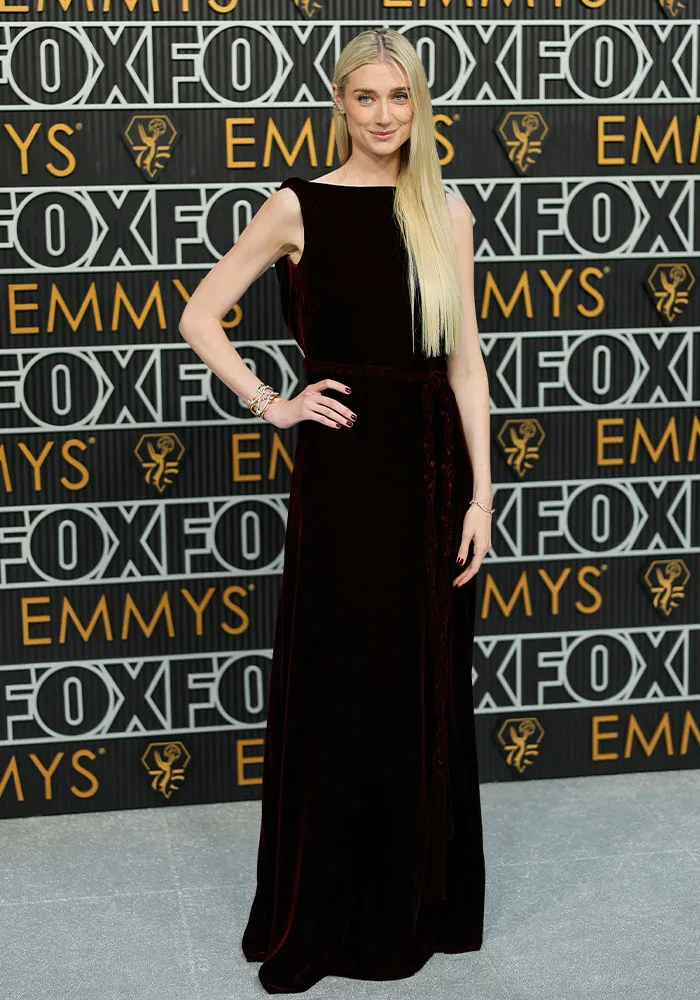 Elizabeth Debicki Looked Like Royalty In Dior