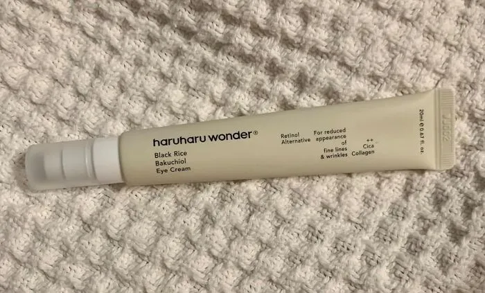 Mother Nature's Anti-Aging Bff, Bakuchiol, Gives You A Reason To Wink In The Mirror Thanks To <span Style="Font:inherit;color:#d74b1f;"> Haruharu Wonder Black Rice Eye Cream </Span> – Keep Your Eye Game Strong And Stress-Free!