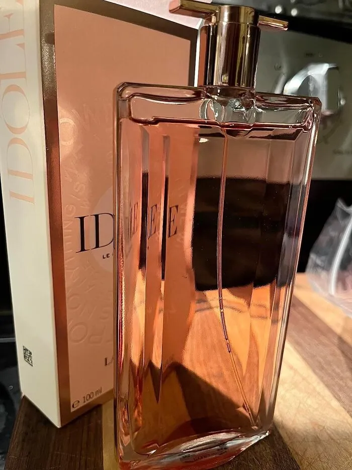 Perfume Is The Invisible Accessory And <span Style="Font:inherit;color:#d74b1f;"> Lancôme Idôle Nectar Eau De Parfum</Span> Is The Missing Piece To Your Galentine's Chic Ensemble