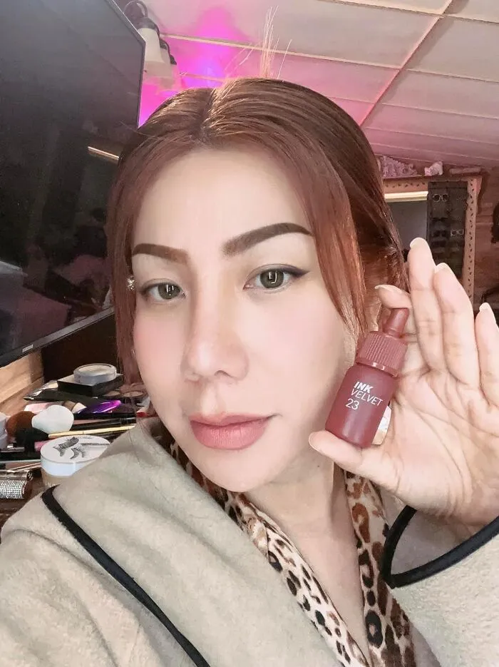 With <span Style="Font:inherit;color:#d74b1f;"> Peripera Ink The Velvet Lip Tint</Span>, Say Hello To The One That Sticks Around—weightless Wear, Knockout Hues, And A Conscience As Clear As Your Complexion