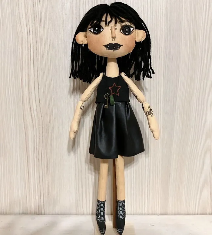 15 Images Of OOAK Art Dolls