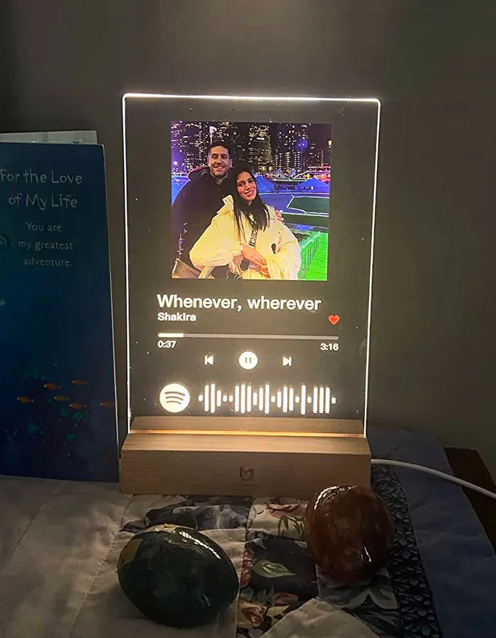 Gift A <a Style="Display:inline;" Href=" Https://Www.amazon.com/Dp/B09cg5cwg5?ascsubtag=%5bartid%7c10055.g.30520110%5bsrc%7c%5bch%7c%5blt%7cbest%2bseller%5bpid%7cd9c34f75-825e-439b-B7a9-92dccf75eae8%5bofsxid%7cbutton_poc%5bofsvid%7clt_t%5bofsxid%7cjam_ab%5bofsvid%7cweekly%5bofsxid%7cshow_header_search%5bofsvid%7cshow_search%5bofsxid%7csubx_vs_jam%5bofsvid%7cjam&th=1&linkcode=ll1&tag=bpsalmon-20&linkid=e28e462b8e5f695931777b7e7d3976c9&language=en_us&ref_=as_li_ss_tl" Target="_blank"><span Style="Font:inherit;color:#d74b1f;"> Personalized Spotify Plaque</Span>, Because Love Should Always Be As Unique And As Colorful As Their Favorite Jam Paired With A Treasured Snap