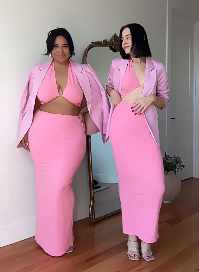 “Style, Not Size”: Two Friends Wear The Same Outfit To Show There Is No “Ideal” Body Type (38 New Pics)